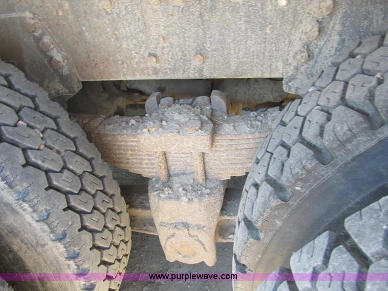 image for item A8828 1985 Ford LT8000 dump truck