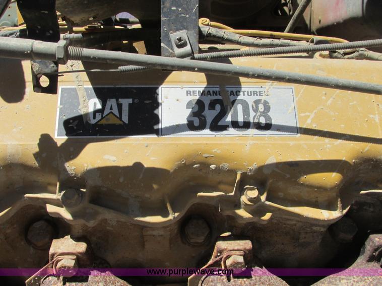 image for item A8828 1985 Ford LT8000 dump truck