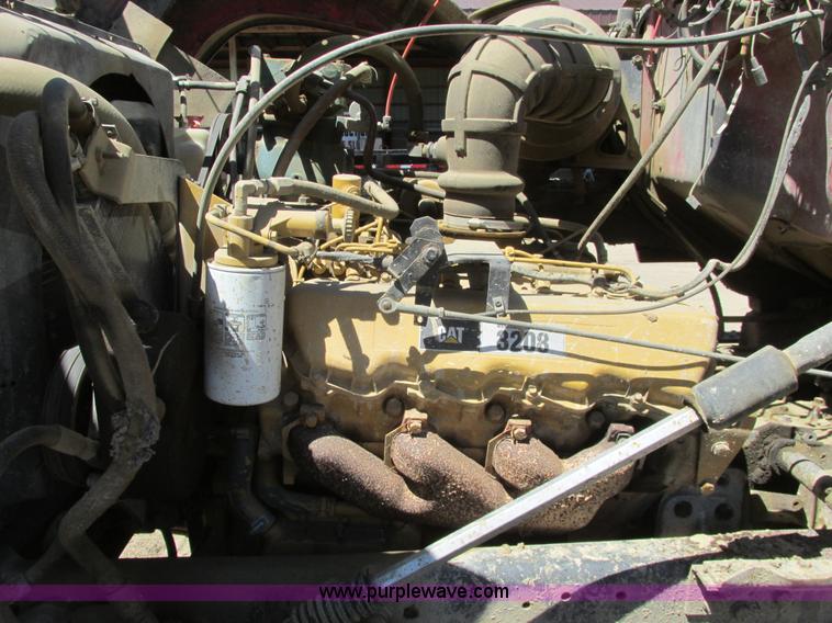 image for item A8828 1985 Ford LT8000 dump truck