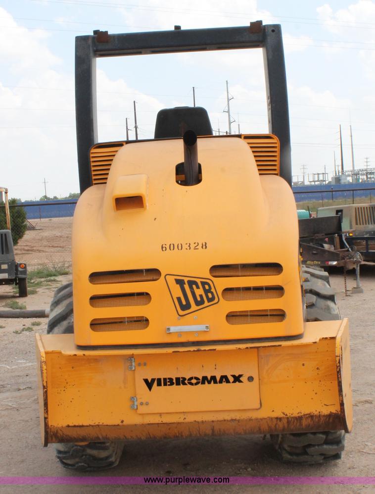 image for item AO9536 2006 JCB VM75D smooth drum roller