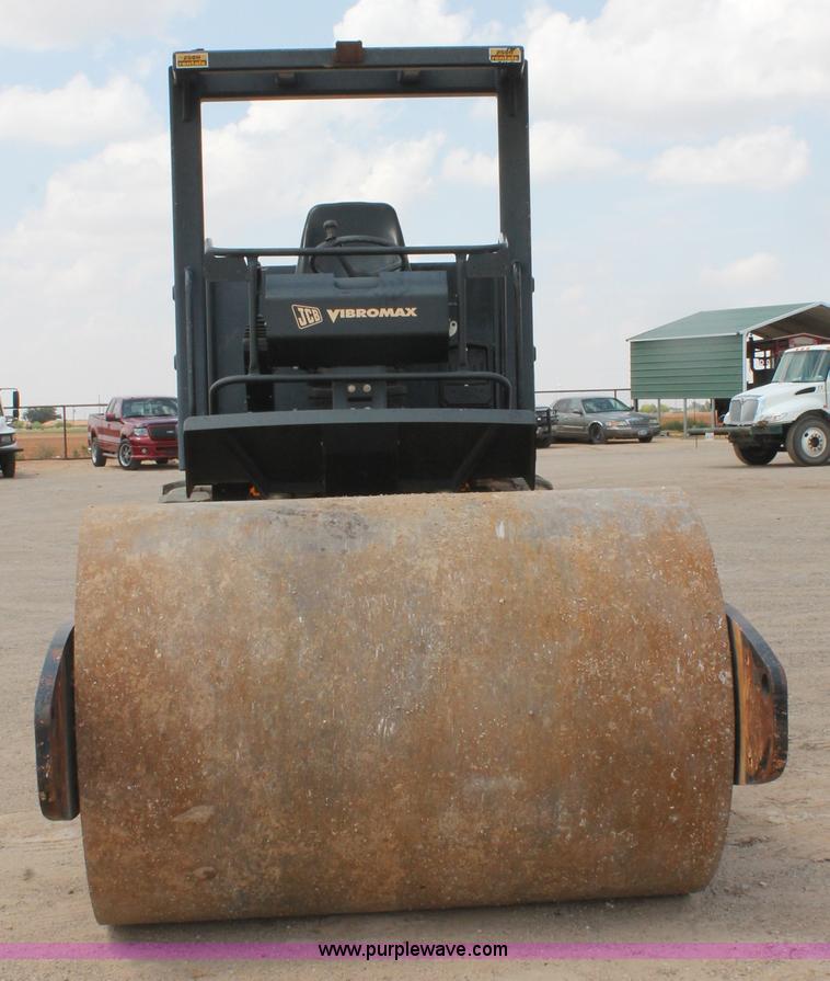 image for item AO9536 2006 JCB VM75D smooth drum roller