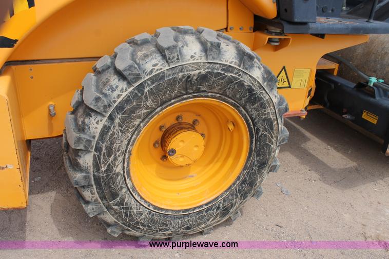image for item AO9536 2006 JCB VM75D smooth drum roller