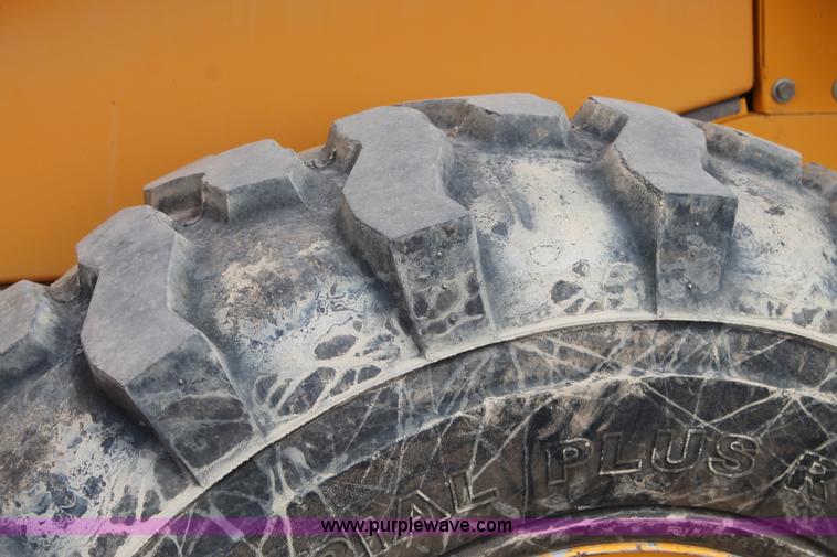 image for item AO9536 2006 JCB VM75D smooth drum roller