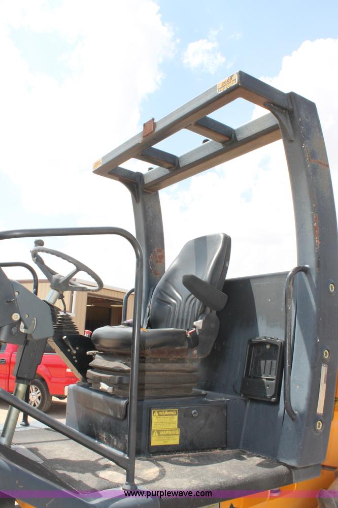 image for item AO9536 2006 JCB VM75D smooth drum roller