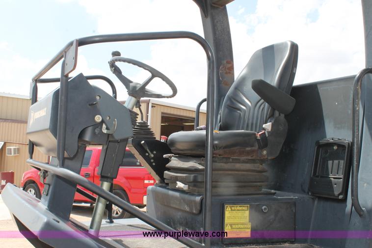 image for item AO9536 2006 JCB VM75D smooth drum roller