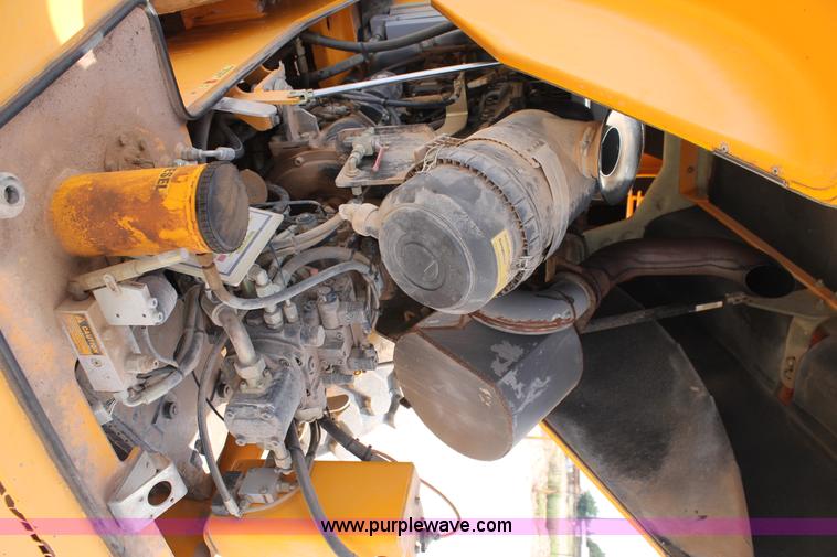 image for item AO9536 2006 JCB VM75D smooth drum roller