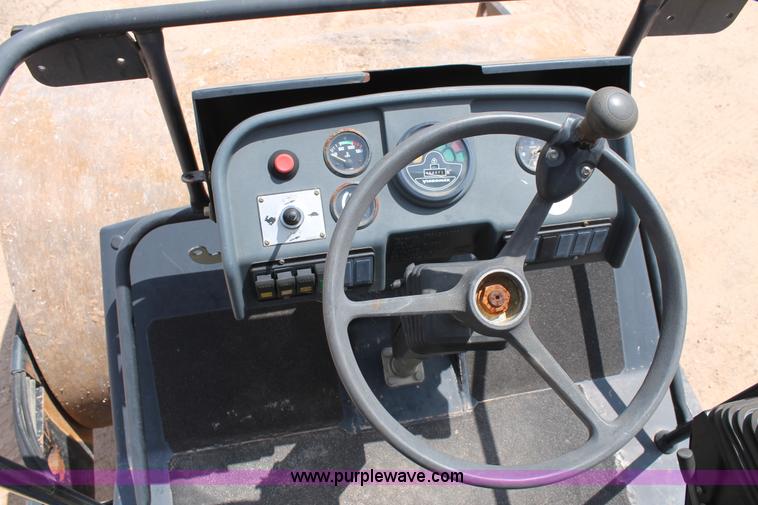 image for item AO9536 2006 JCB VM75D smooth drum roller