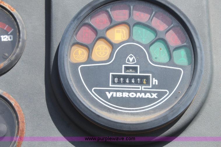 image for item AO9536 2006 JCB VM75D smooth drum roller