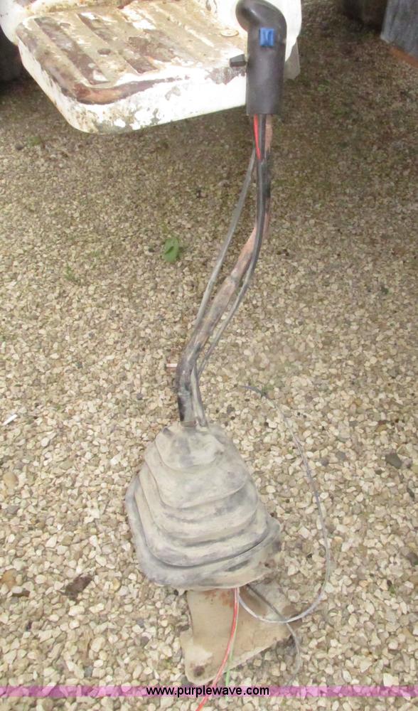 image for item AV9194 Engine and transmission