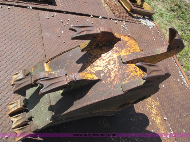 image for item AW9683 Wayne Roy backhoe buckets