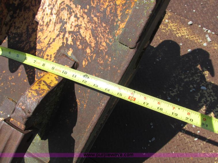 image for item AW9683 Wayne Roy backhoe buckets