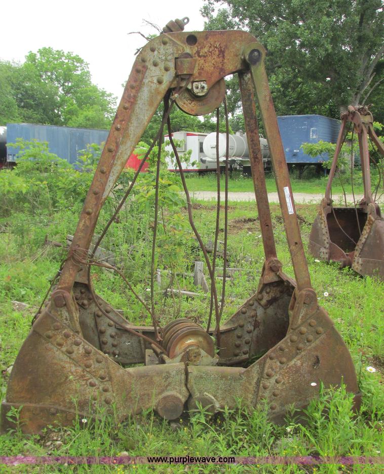 image for item AY9859 Williams HC30 bucket