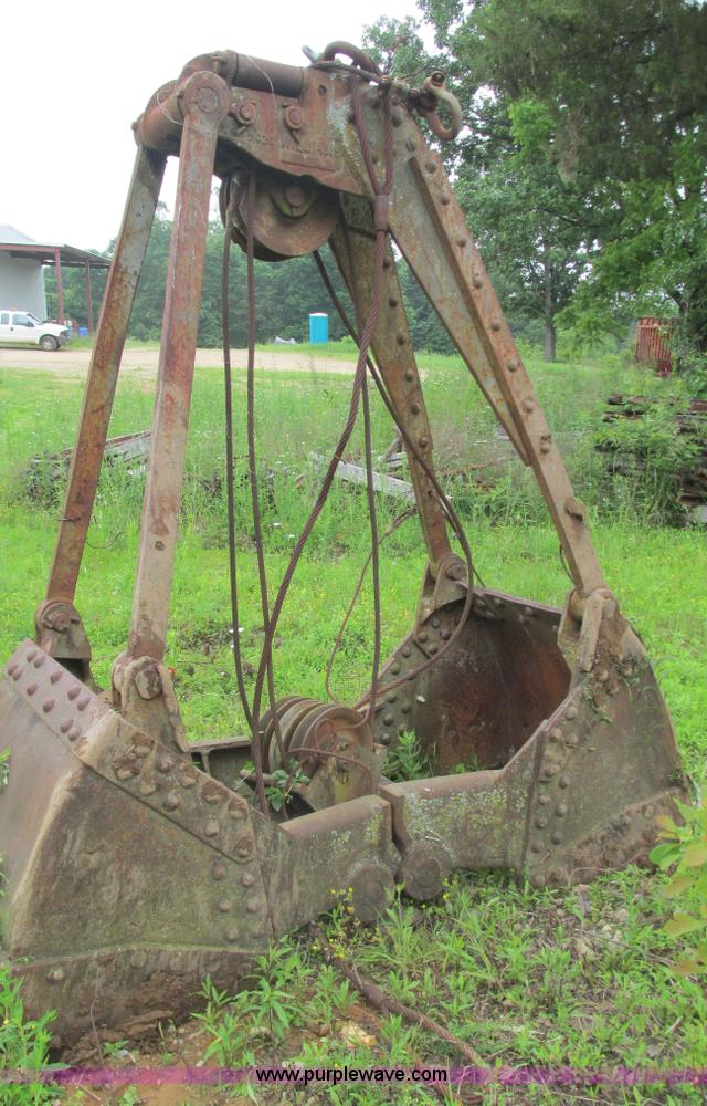 image for item AY9859 Williams HC30 bucket