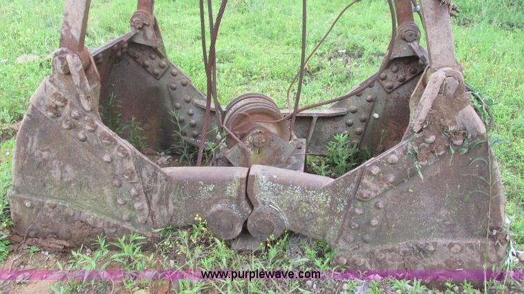 image for item AY9859 Williams HC30 bucket