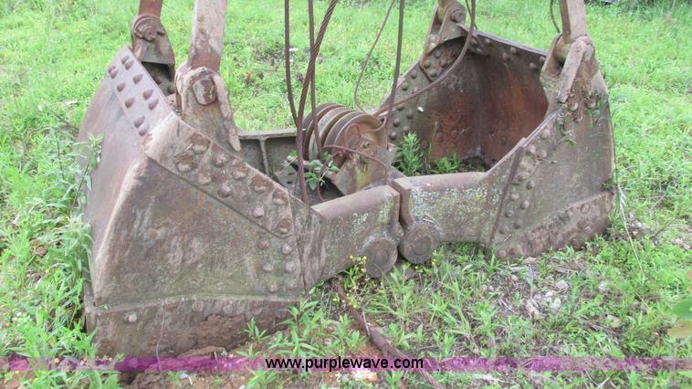 image for item AY9859 Williams HC30 bucket