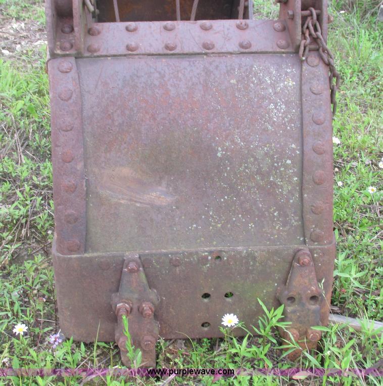 image for item AY9861 Owen 4140 bucket