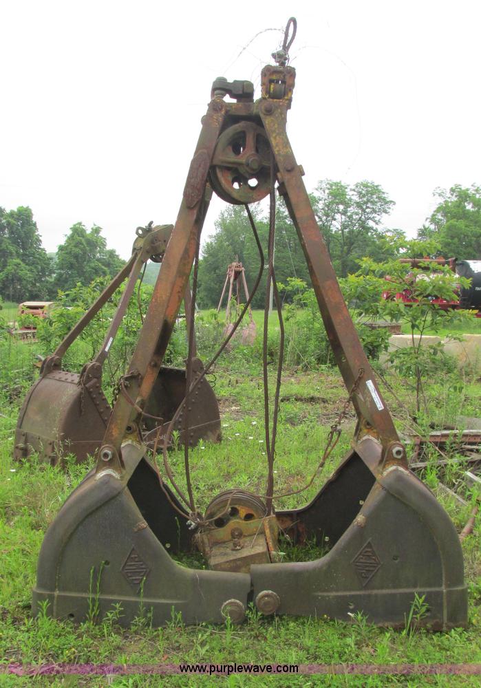 image for item AY9862 PMCO 152 bucket