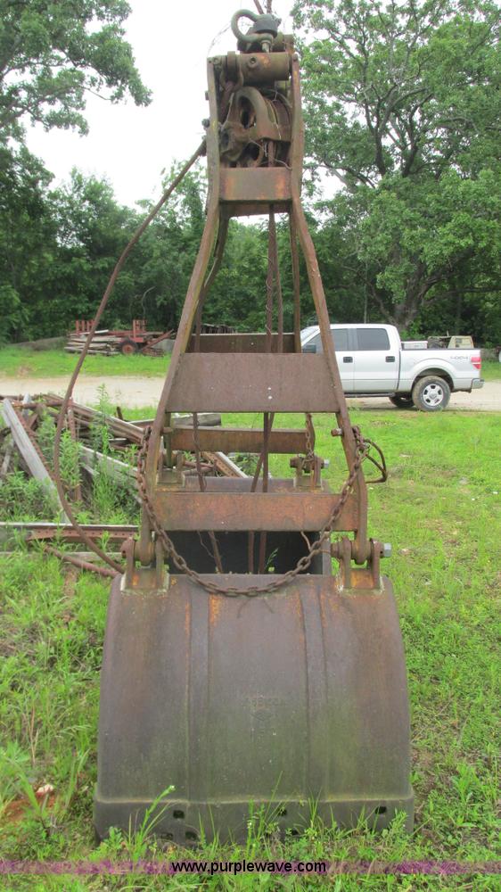 image for item AY9862 PMCO 152 bucket