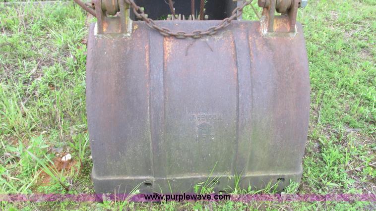 image for item AY9862 PMCO 152 bucket