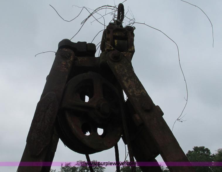 image for item AY9862 PMCO 152 bucket