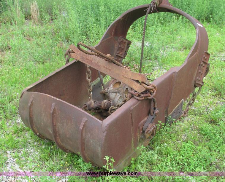 image for item AY9863 Page drag line bucket