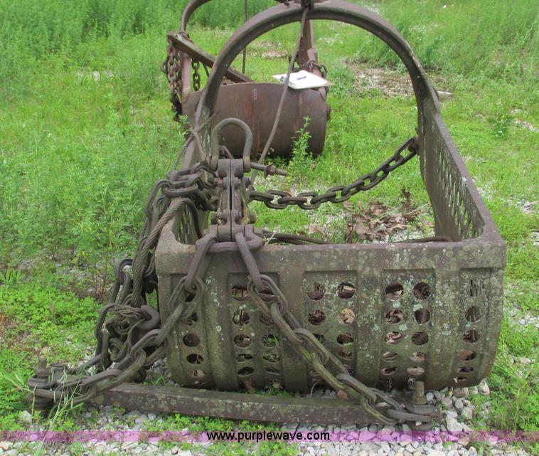 image for item AY9865 Westland drag line bucket