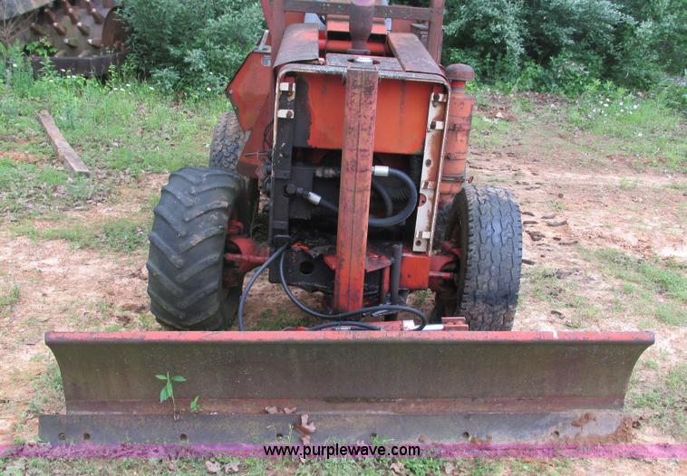 image for item AY9866 Ditch Witch R30 trencher
