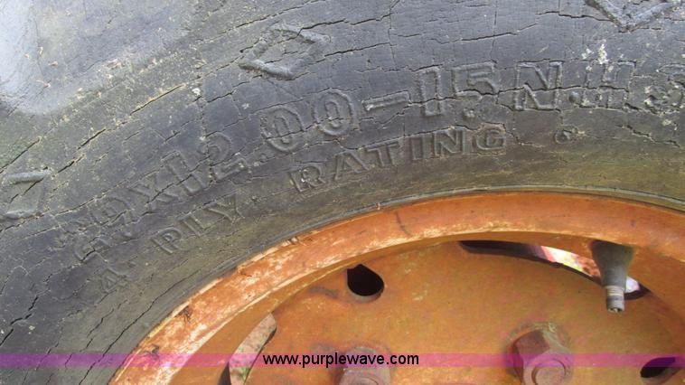 image for item AY9866 Ditch Witch R30 trencher