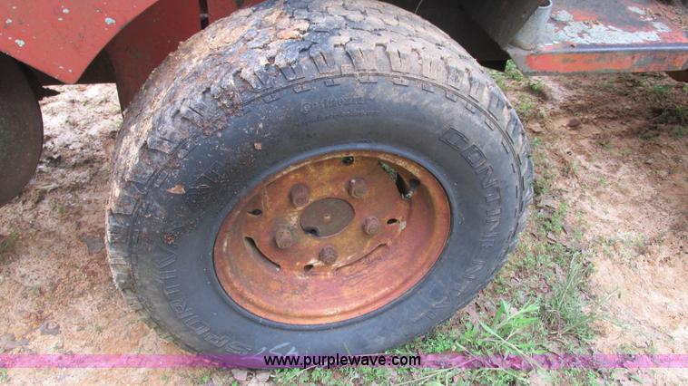 image for item AY9866 Ditch Witch R30 trencher