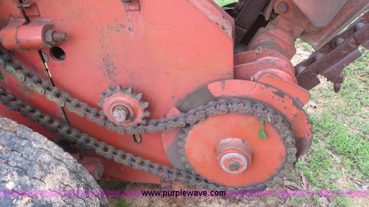 image for item AY9866 Ditch Witch R30 trencher