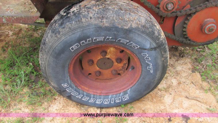 image for item AY9866 Ditch Witch R30 trencher