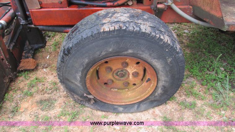 image for item AY9866 Ditch Witch R30 trencher