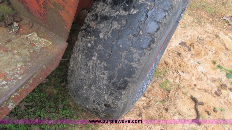 image for item AY9866 Ditch Witch R30 trencher