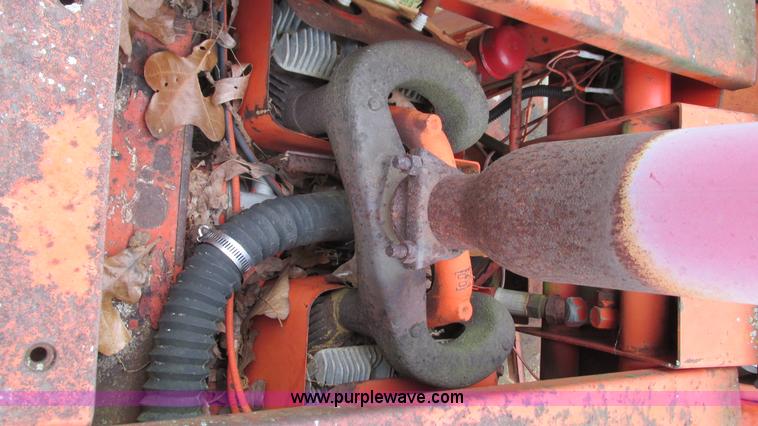 image for item AY9866 Ditch Witch R30 trencher