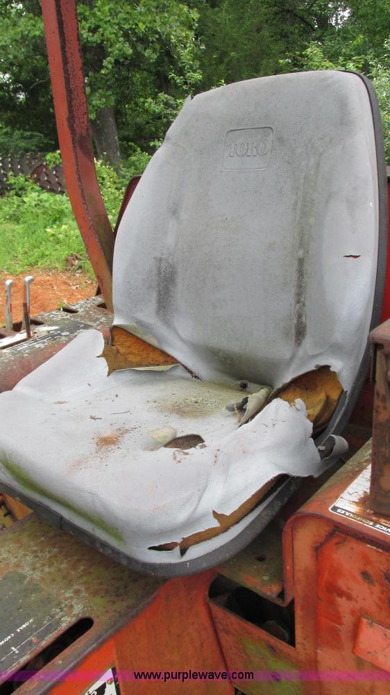 image for item AY9866 Ditch Witch R30 trencher