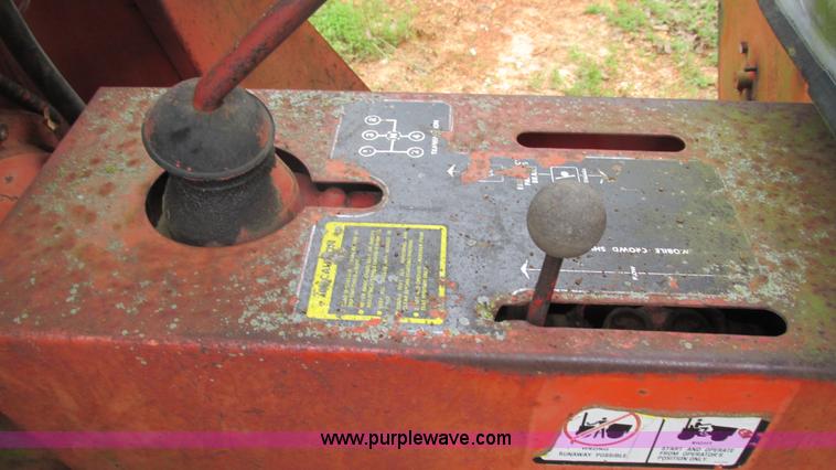 image for item AY9866 Ditch Witch R30 trencher