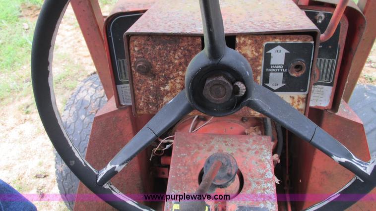 image for item AY9866 Ditch Witch R30 trencher