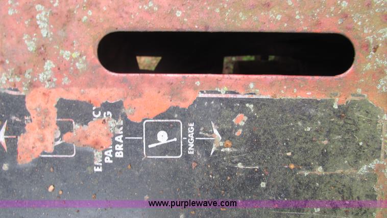 image for item AY9866 Ditch Witch R30 trencher