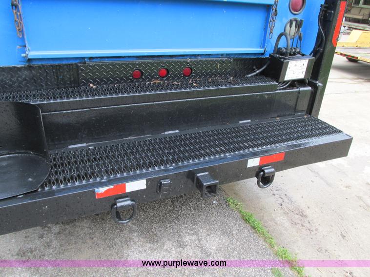 image for item B2954 2005 International DuraStar 4300 service truck