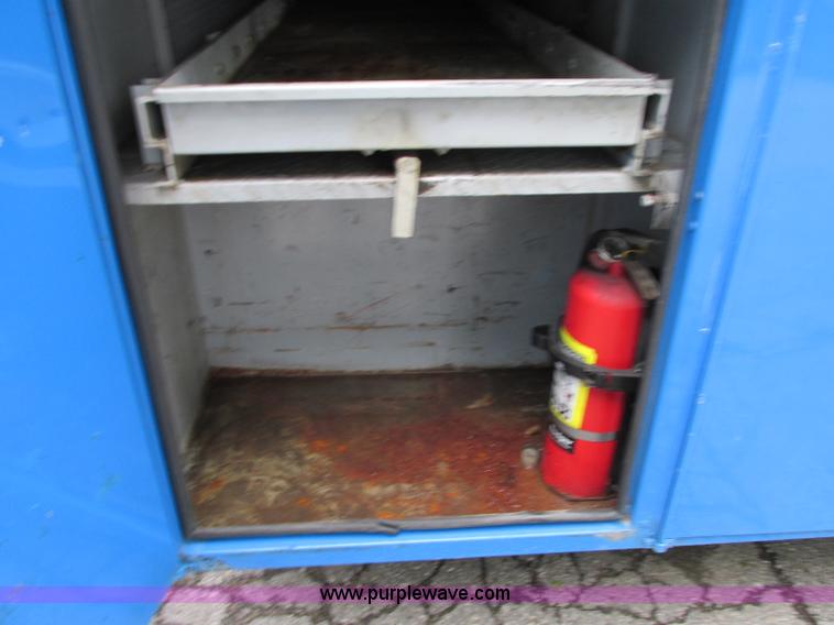 image for item B2954 2005 International DuraStar 4300 service truck