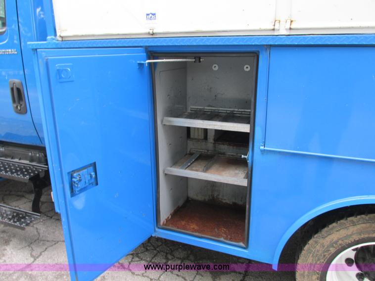 image for item B2954 2005 International DuraStar 4300 service truck