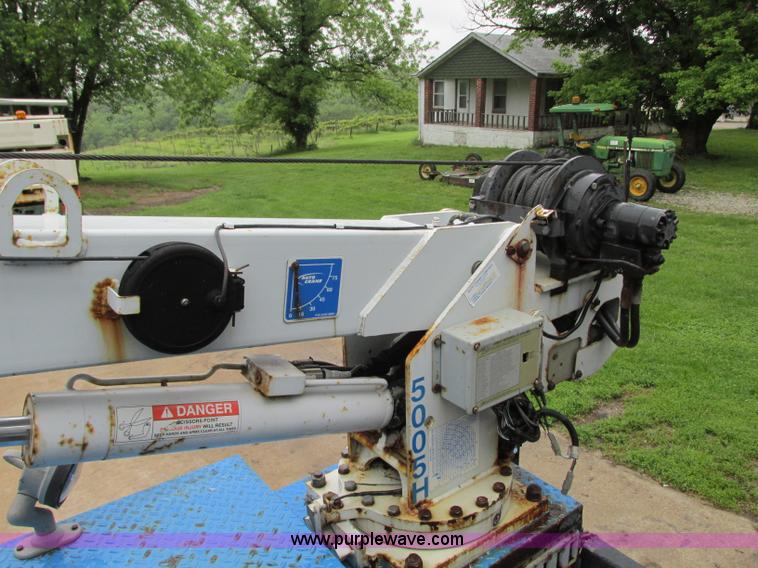 image for item B2954 2005 International DuraStar 4300 service truck