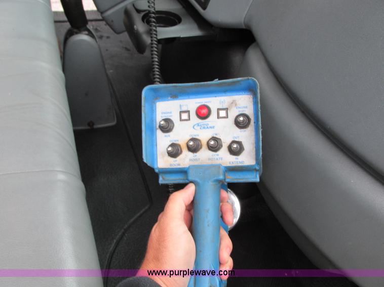 image for item B2954 2005 International DuraStar 4300 service truck