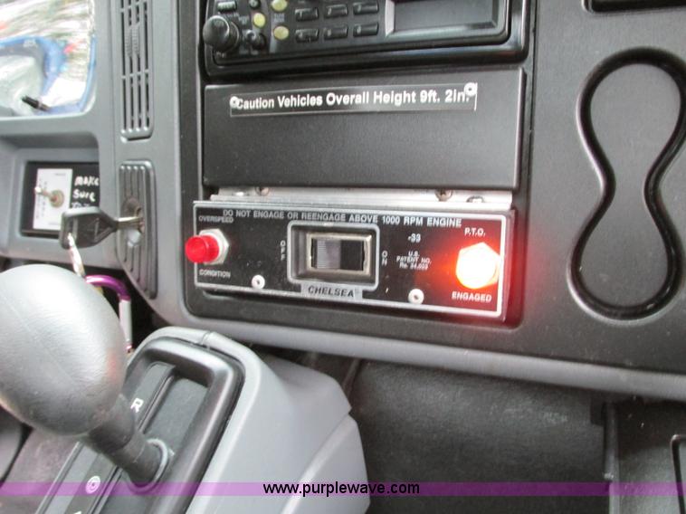 image for item B2954 2005 International DuraStar 4300 service truck