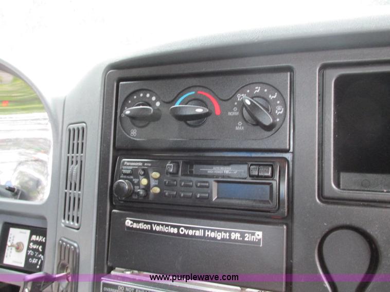 image for item B2954 2005 International DuraStar 4300 service truck