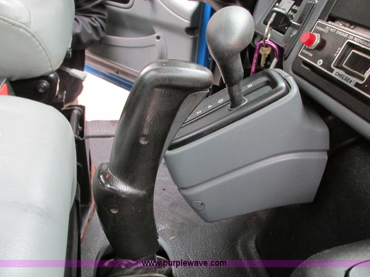 image for item B2954 2005 International DuraStar 4300 service truck