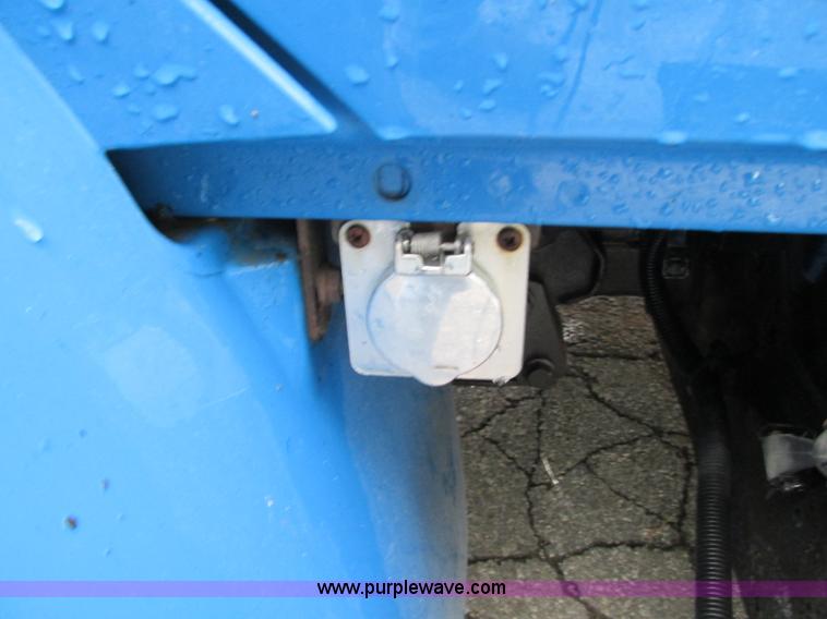 image for item B2954 2005 International DuraStar 4300 service truck