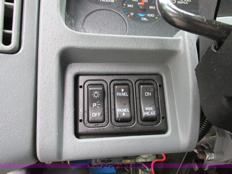 image for item B2954 2005 International DuraStar 4300 service truck