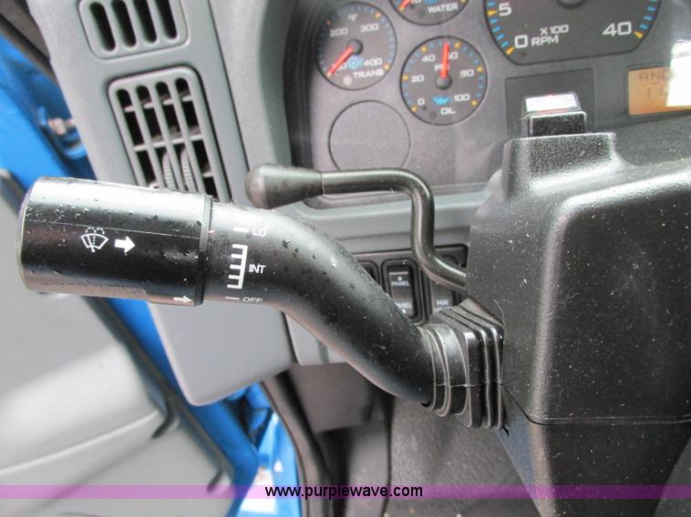 image for item B2954 2005 International DuraStar 4300 service truck