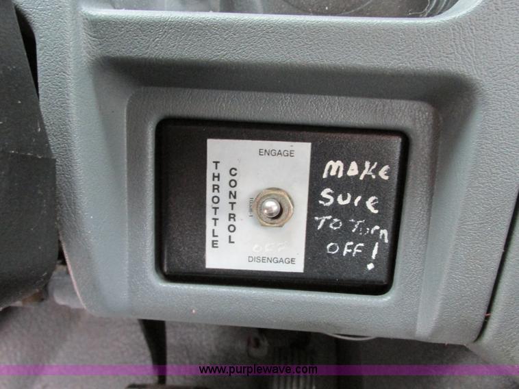 image for item B2954 2005 International DuraStar 4300 service truck